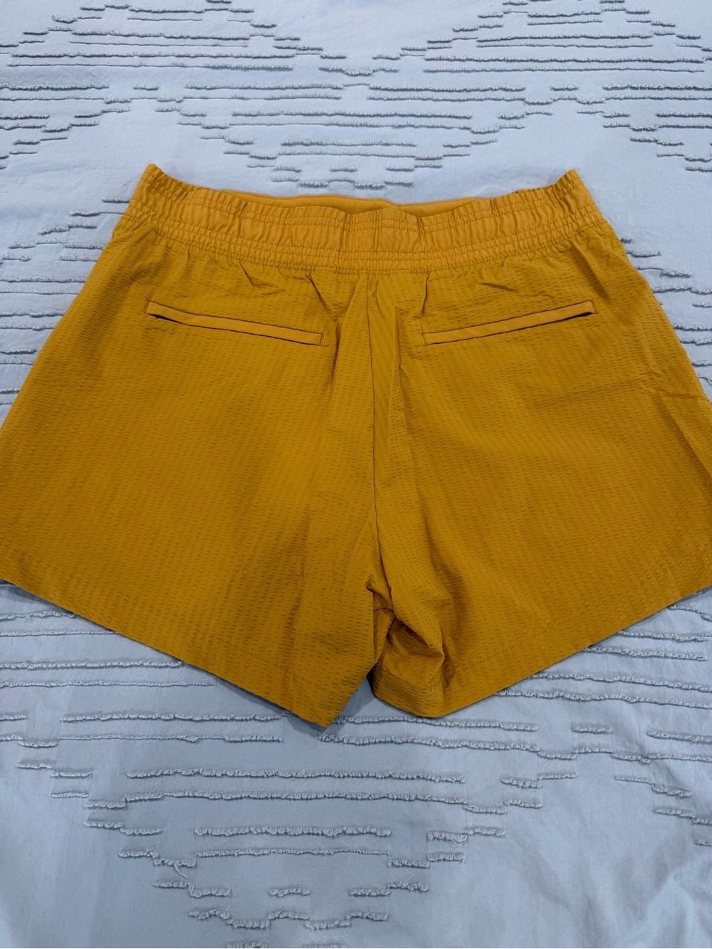 Athleta Textured Brooklyn Shorts NWOT- never worn - Picture 5 of 8